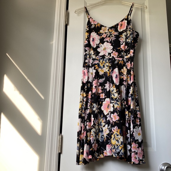 🛍️ DONATED Gap | Soft Floral Dress A-line flowy black adjustable straps - Picture 5 of 10
